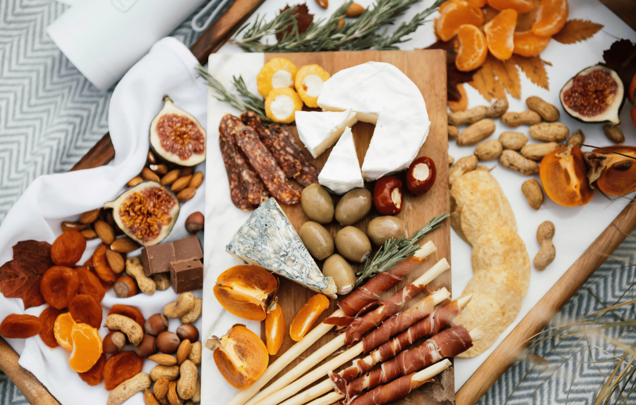 "Finger Food Lounge"